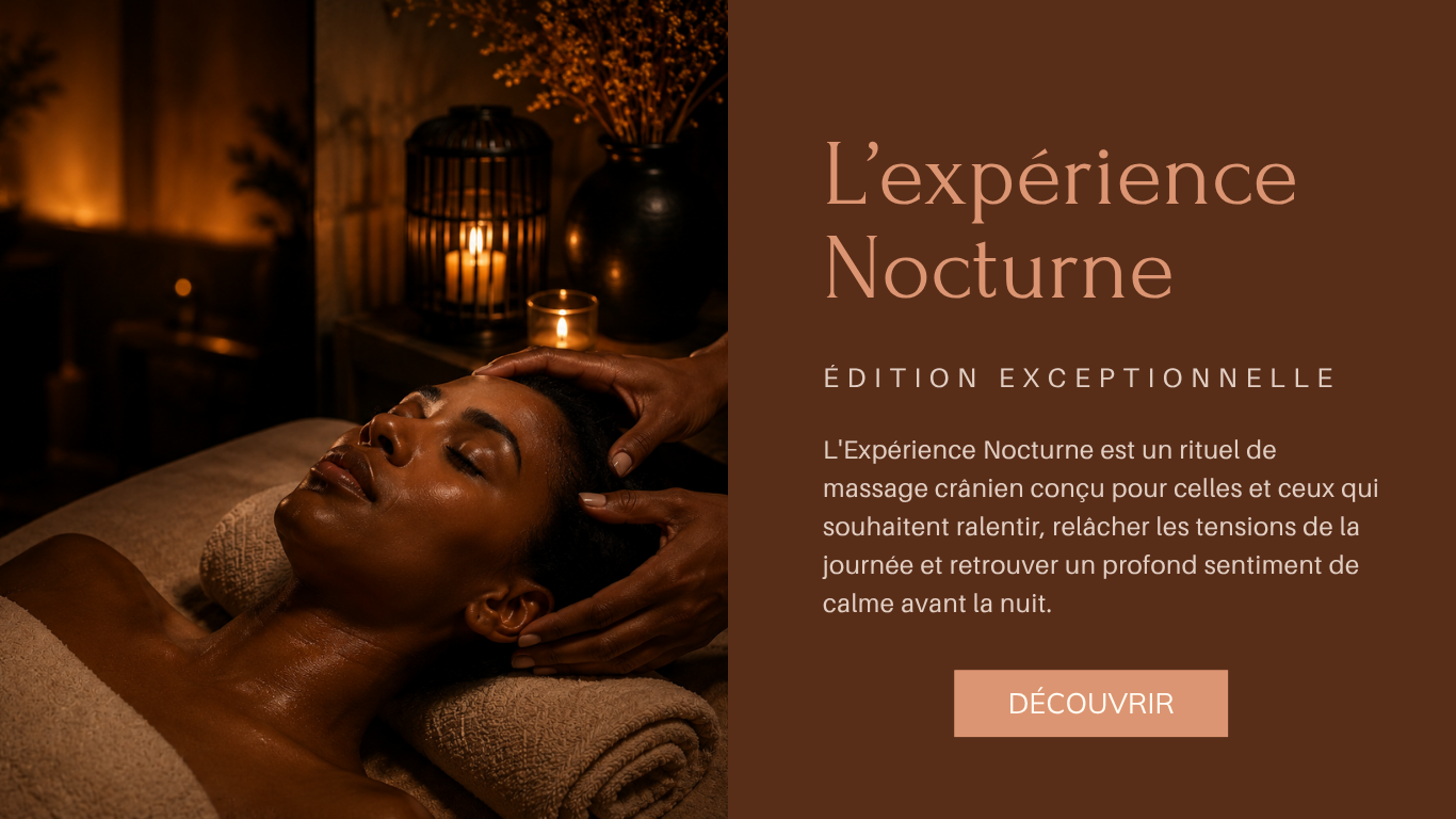 YNAO RITUEL DE PLANTES Femme relaxée, entourée de plantes, recevant un soin de bien-être.